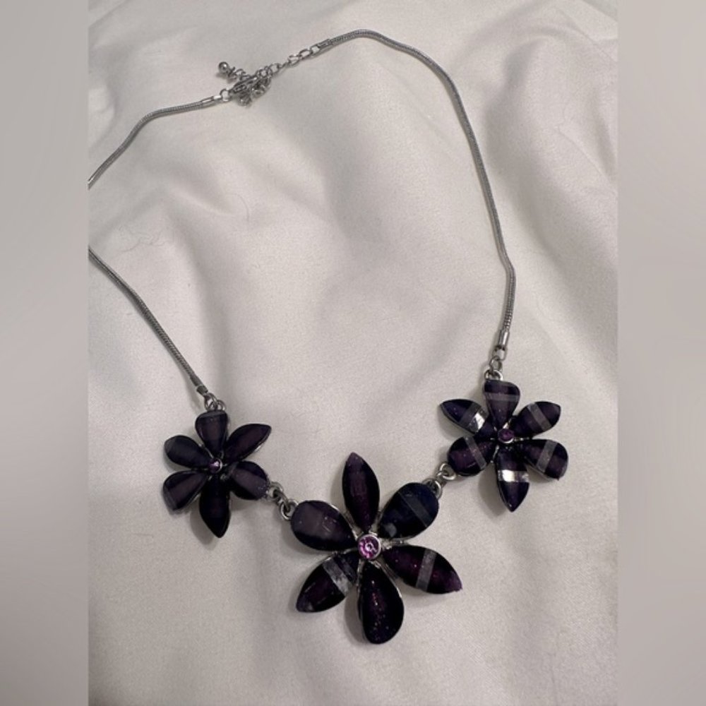 2/$40✨Beautiful purple floral necklace